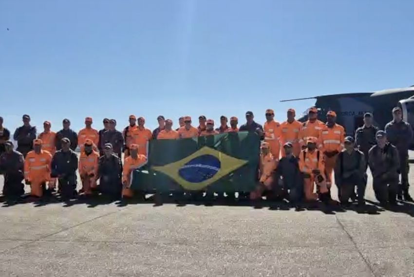 Quarto voo brasileiro para Venezuela decola com bombeiros e donativos