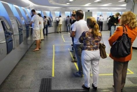 Agências bancárias vão fechar mais cedo nessa segunda