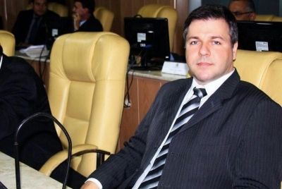 Emília decide pela exoneração de César Dias