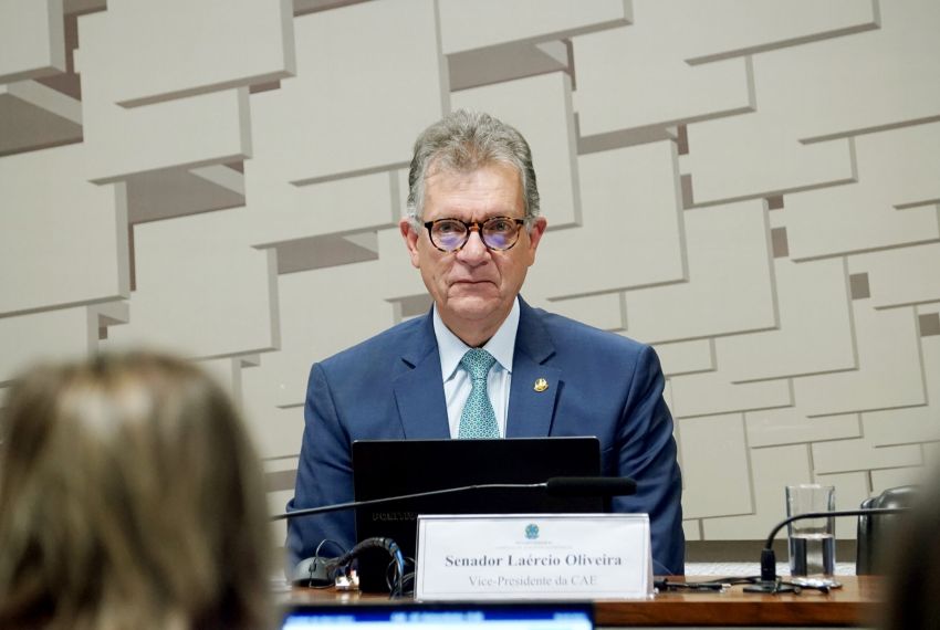 PL relatado pelo senador Laércio avança para combater ligações insistentes