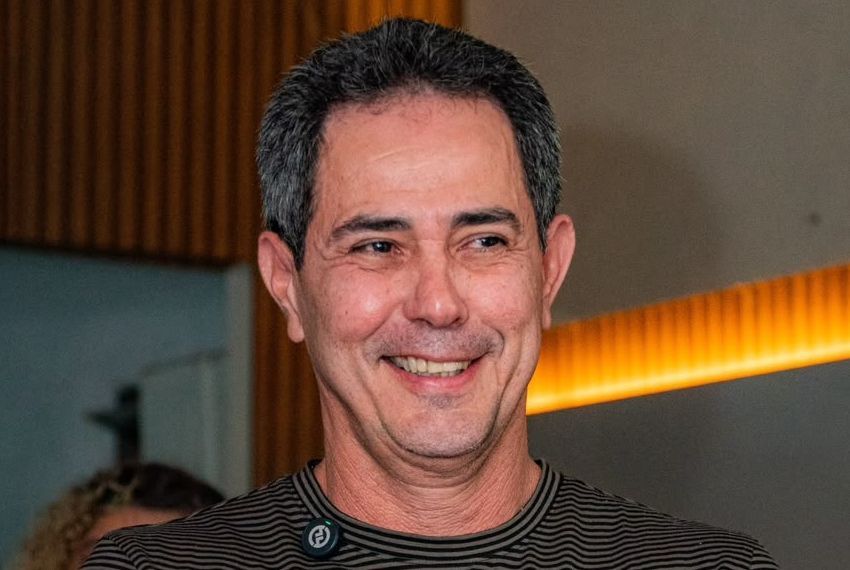 Robson Viana registra candidatura a deputado federal