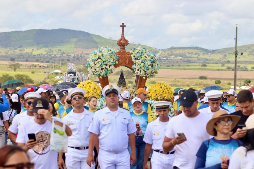 Nossa Senhora Aparecida se prepara para receber fiéis