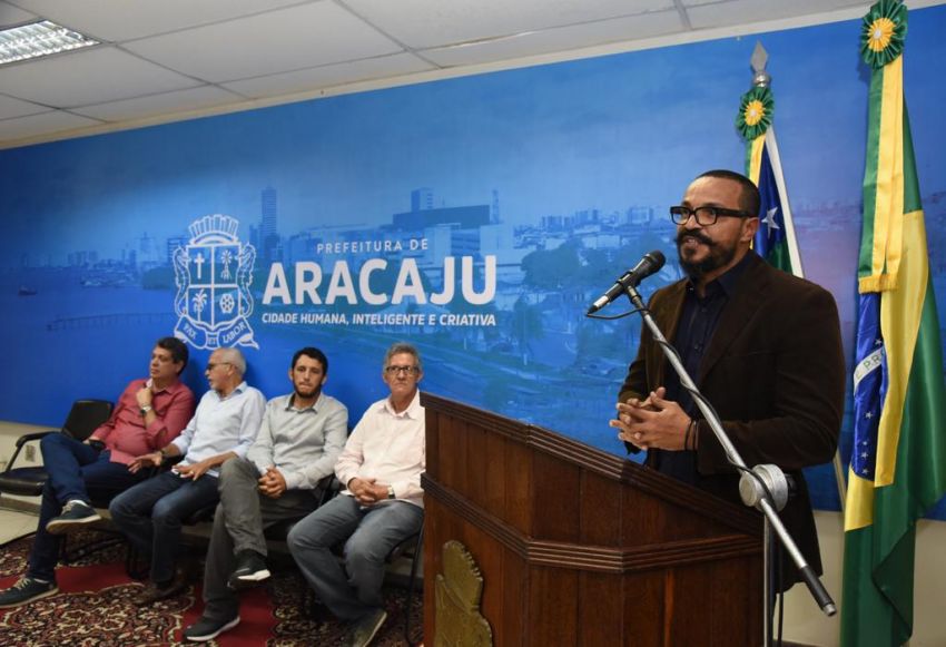 Edvaldo empossa Cássio Murilo como presidente da Funcaju