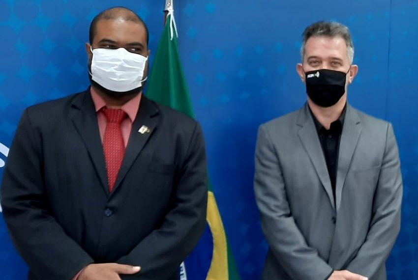 Ministério das Comunicações garante ao reitor ampliar sinal da Rádio UFS