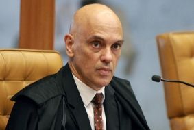 Ministro prorroga inquérito que apura suposta interferência de Bolsonaro na PF