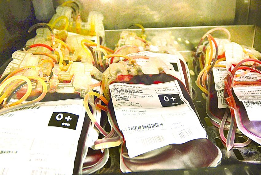 Doações de sangue caem com aumento de casos de covid