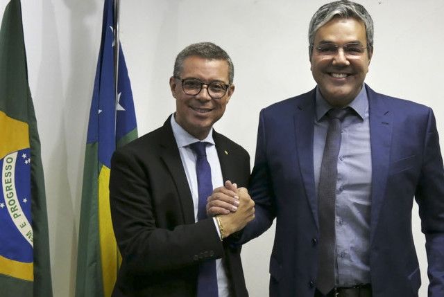 Sérgio Reis assume cadeira na Assembleia Legislativa de Sergipe