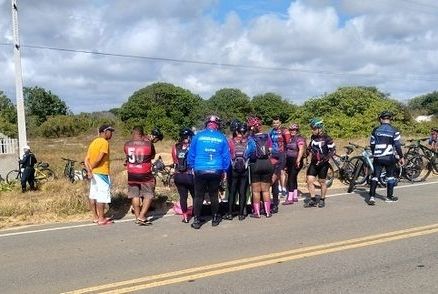 Ciclista fica ferida em acidente com ônibus na Rodovia SE-470