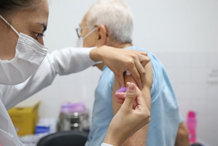 Aracaju recebe 1.500 doses de vacina contra covid-19 para nova cepa