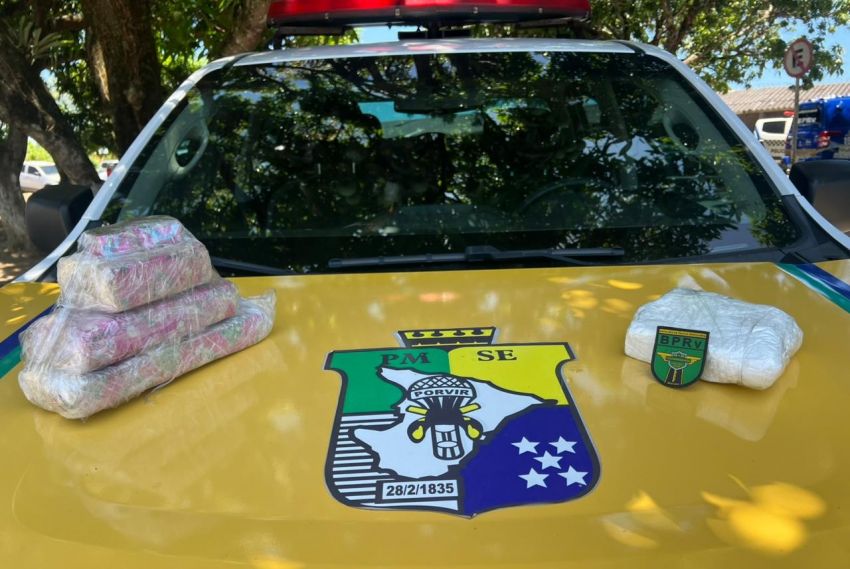 PM apreende 2,4 kg de drogas em ônibus interestadual em Aracaju