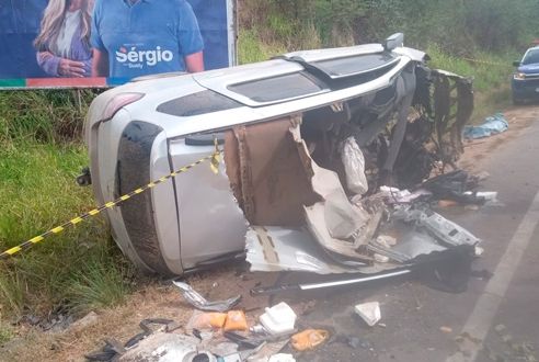 Passageira morre após acidente entre carro e caminhão em Lagarto