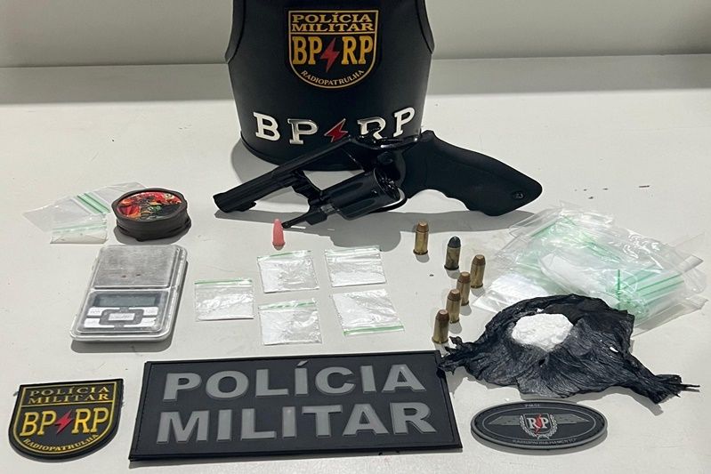 PM prende homem por porte ilegal de arma de fogo e tráfico de drogas na Barra dos Coqueiros