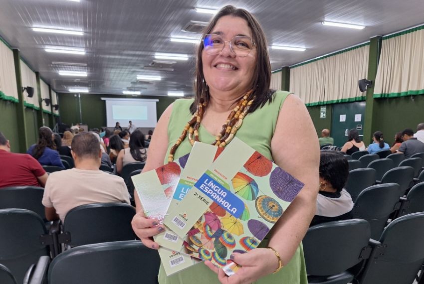 Sergipe lança primeiro livro didático de espanhol para a rede pública