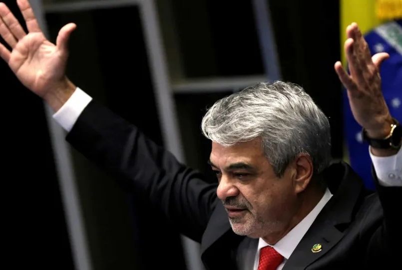 Novo presidente do PT se diz 'defensor intransigente' de Haddad