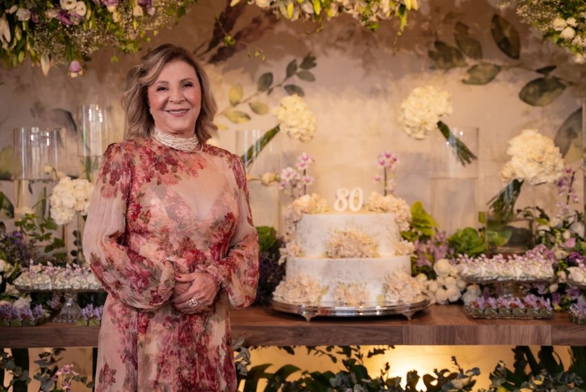 Aparecida Gama celebra 80 anos com elegância e alegria