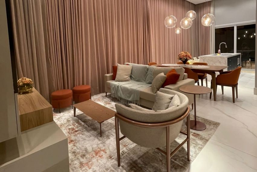 Cortinas que abraçam: como um detalhe pode transformar todo o ambiente