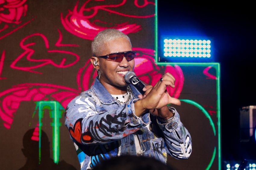 Clevinho Santana lança audiovisual 'De volta as Origens' neste sábado