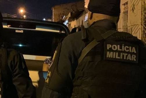 Homem é preso por agredir a própria mãe