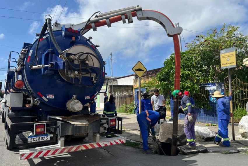 Emurb intensifica os serviços de desobstrução de bocas de lobo