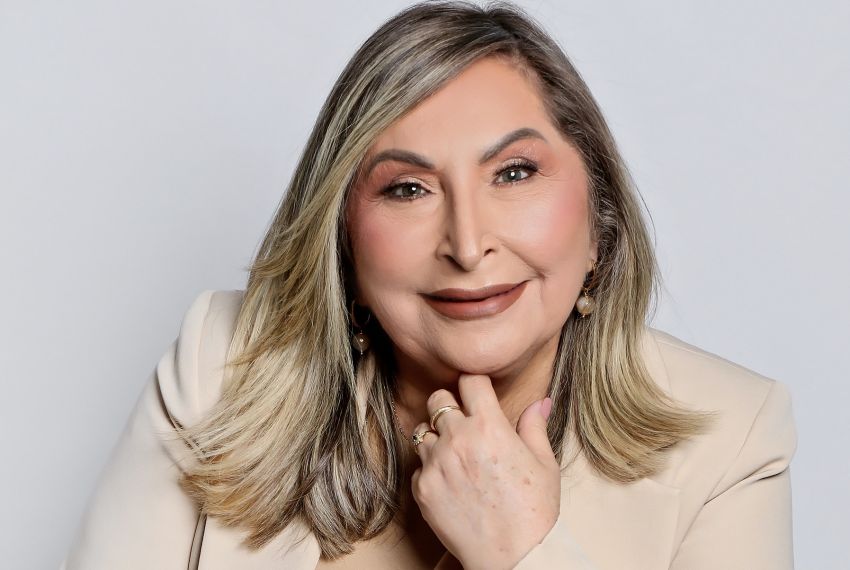 Juciene Maria Santos de Jesus lança seu livro
