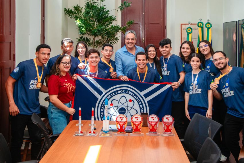 Prefeito Sérgio Reis celebra conquista na Copa Nordeste de Foguetes