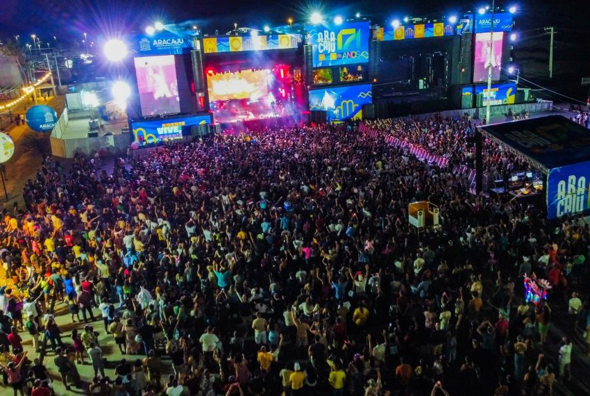 Noite de fé e adoração marca show gospel nas comemorações