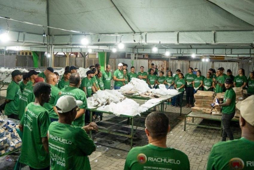 Prefeitura realiza entrega de kits da Semana Santa e beneficia centenas de famílias