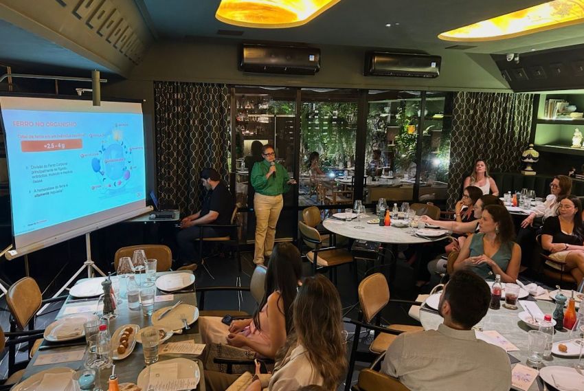 Ceo da Clínica Patologika profere palestra