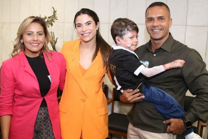 Plenário aprova projeto de Yandra Moura que cria pensão especial