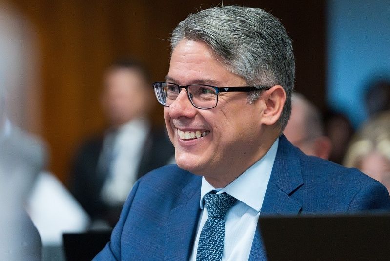 Senador destina R$ 1,5 mi e ajuda a ampliar programa ‘Sergipe no Mundo’