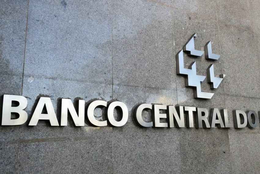 Mercado financeiro eleva previsão da Selic para 13,75% ao ano