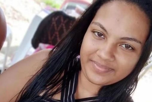 Jovem de 24 anos é morta a golpes de arma branca em Capela