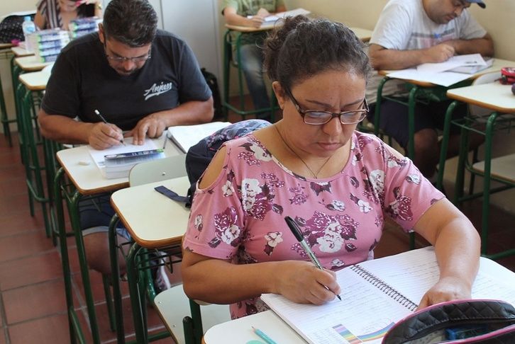 Brasil atinge, em 2025, a menor taxa de analfabetismo do país desde 2016