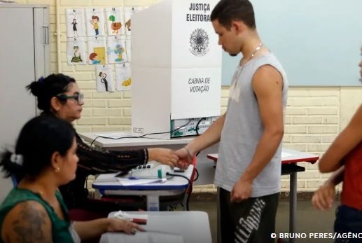 Com envelhecimento da população, eleitorado jovem recua 22%