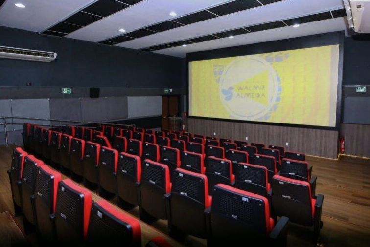 Cinema Walmir Almeida exibe filmes nacionais e internacionais