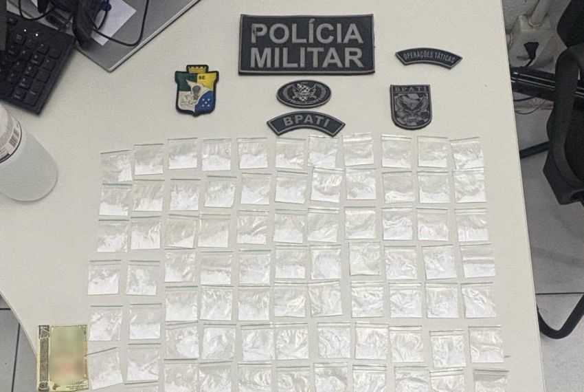 PM prende dois homens por suspeita de tráfico de drogas em Capela